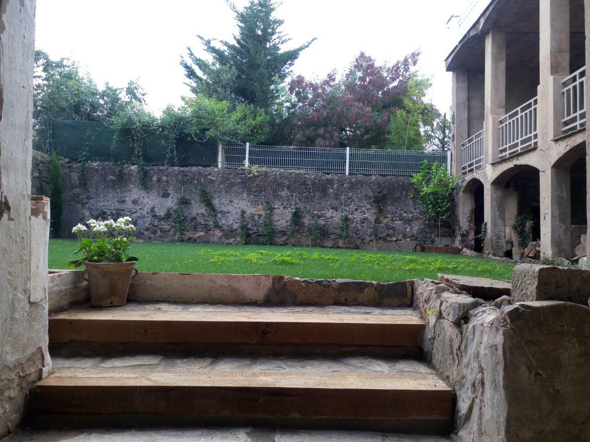 Cal Mestre Castellfollit de la Roca Exterior foto